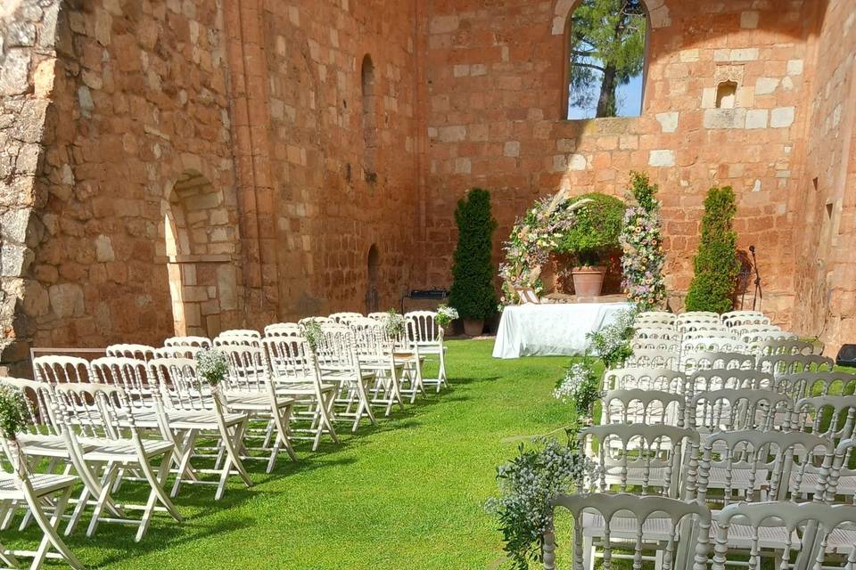 Ceremonia civil en las ruinas