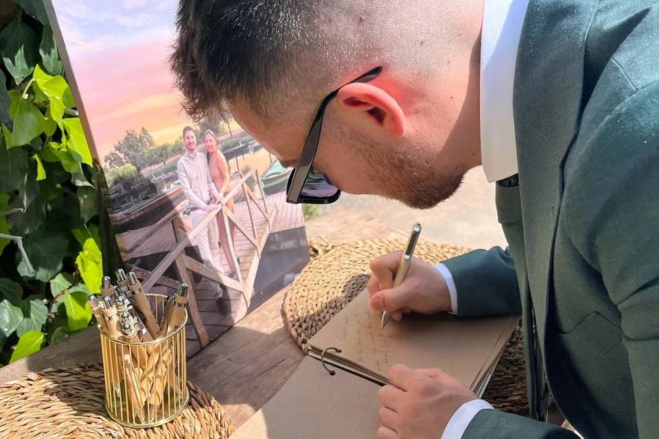 Bolígrafos personalizados para invitados