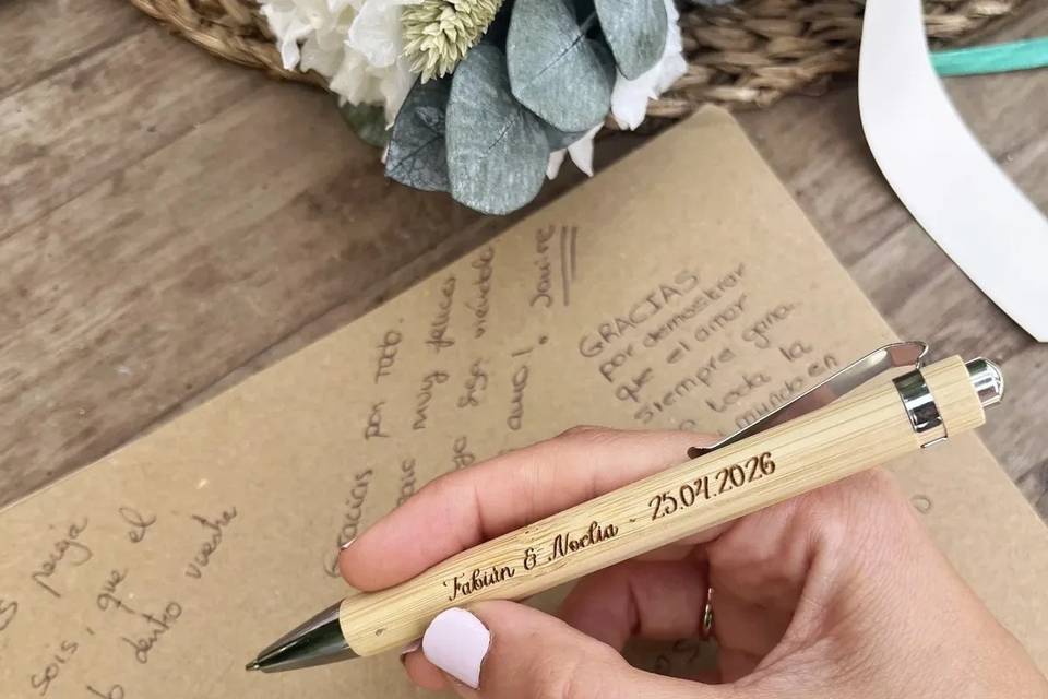 Bolígrafos personalizados para invitados