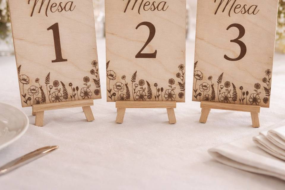 Numeradores de mesa de madera