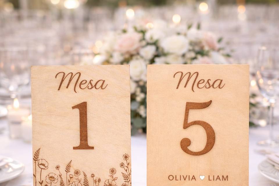 Numeradores de mesa de madera