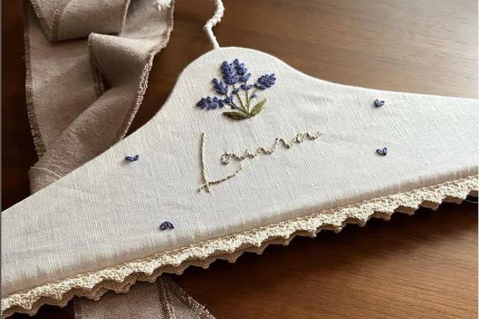 Detalles de boda bordados