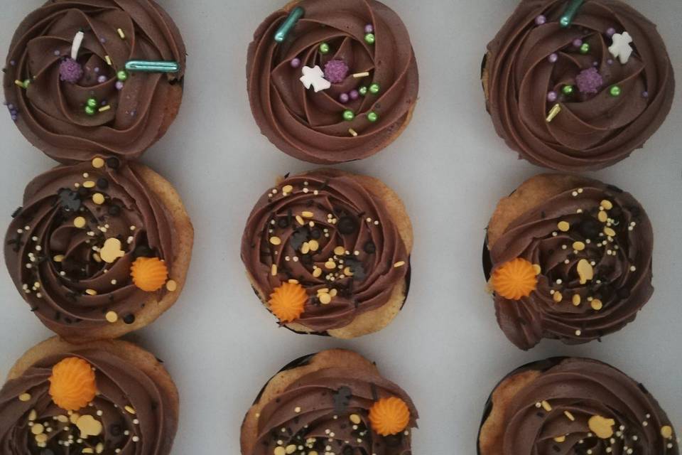 Cupcakes de chocolate y fresa