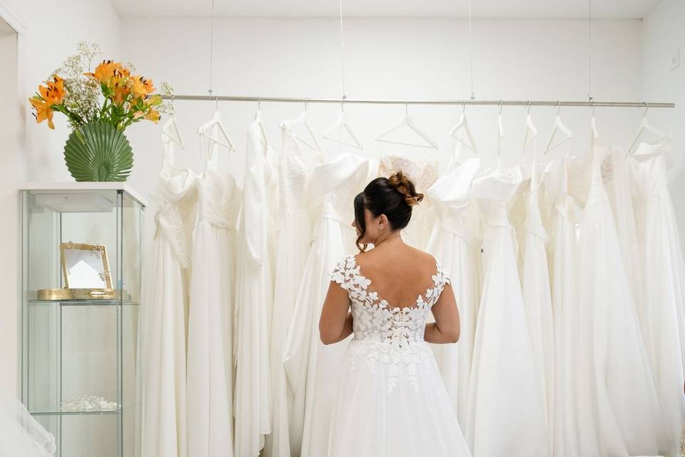 espalda_vestido_novia_cola_flores