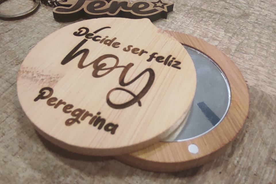 Espejo bambú grabado