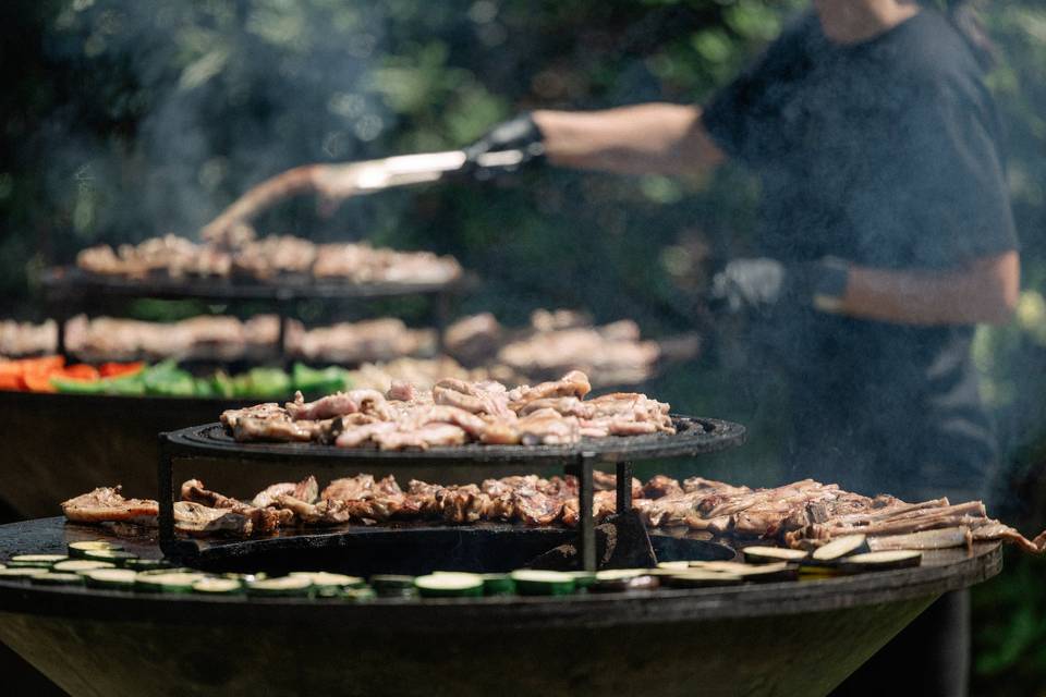 Carne y verduras a la brasa