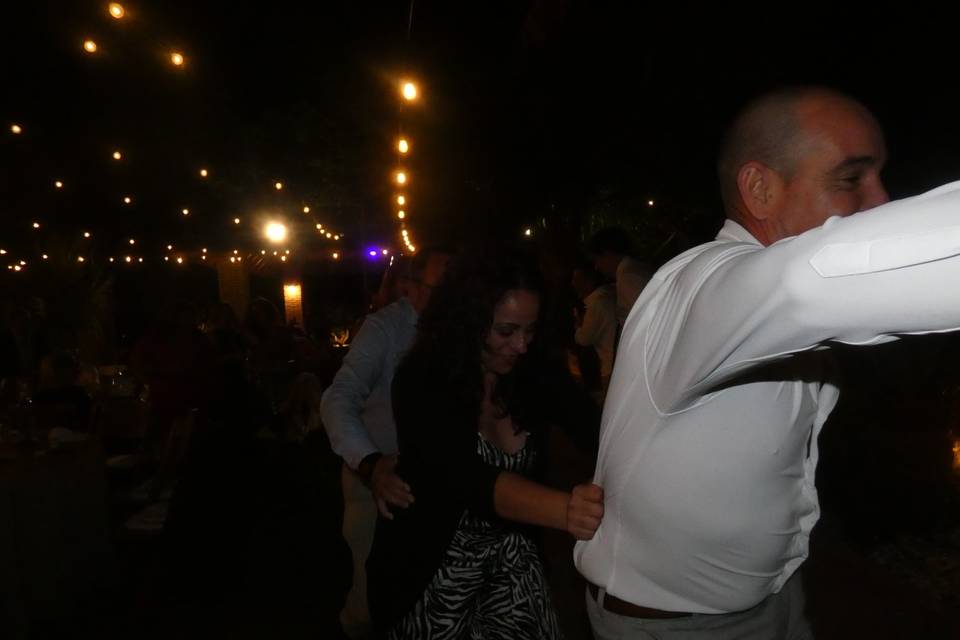 La conga de invitados