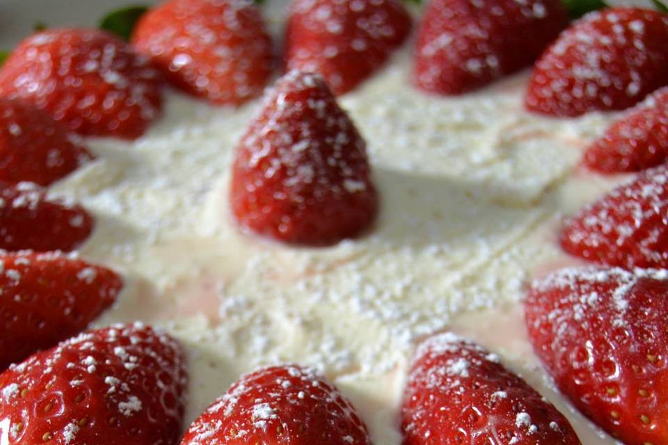 Tarta de chocolate y fresas