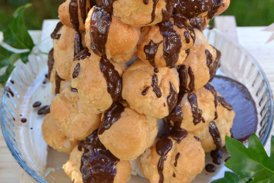 Croquembouche