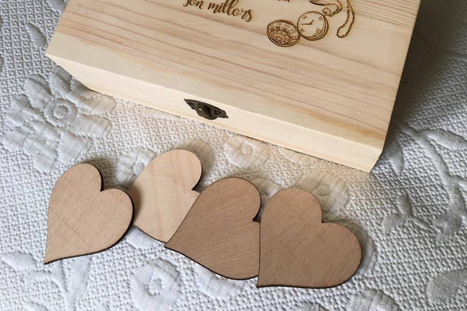 Caja con corazones para firma