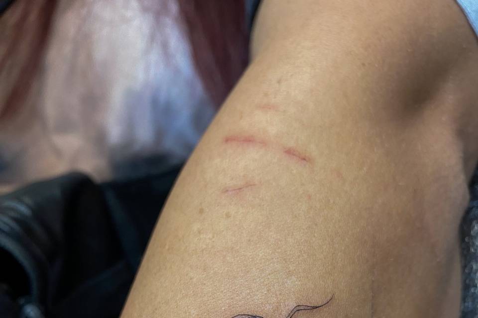 Tattoo diseño con inicial