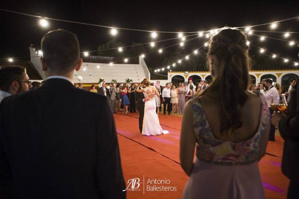 Claudia e Israel, Postboda