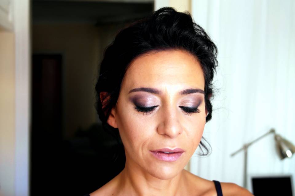 Peinado y maquillaje de invitada