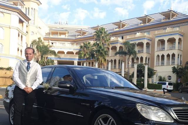 Mercedes Benz con conductor
