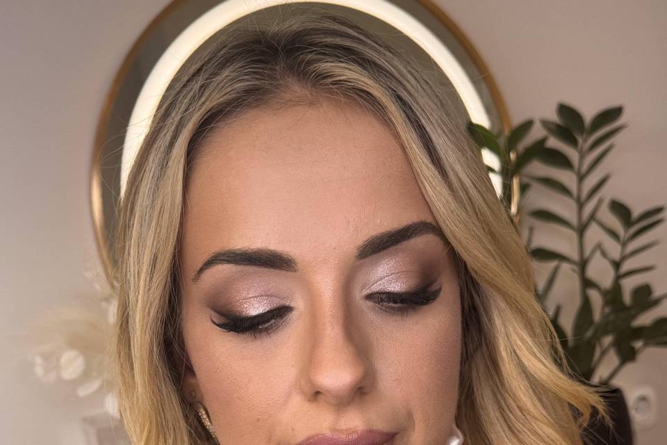 Natural bridal makeup