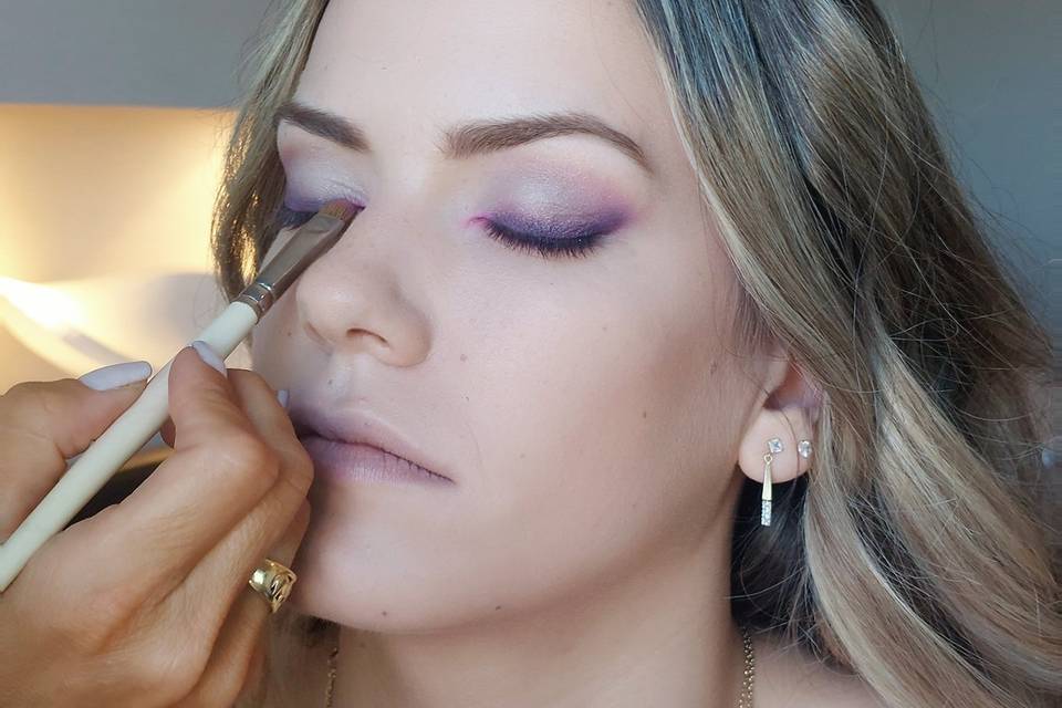 Invitada maquillaje y ondas