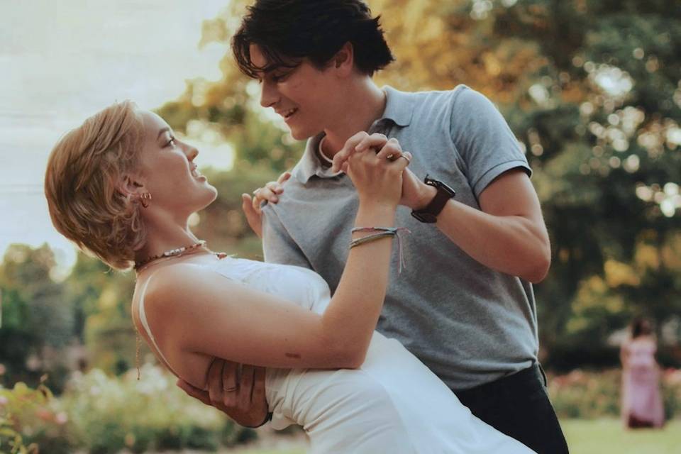 Pareja bailando