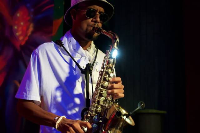 Jesús Esquivel Saxo