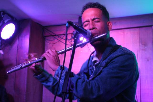 Jesús Esquivel Saxo