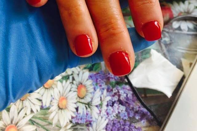 Manicura francesa con detalle