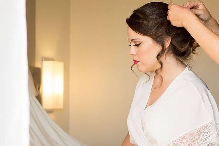 Maquillaje y peinado de novia