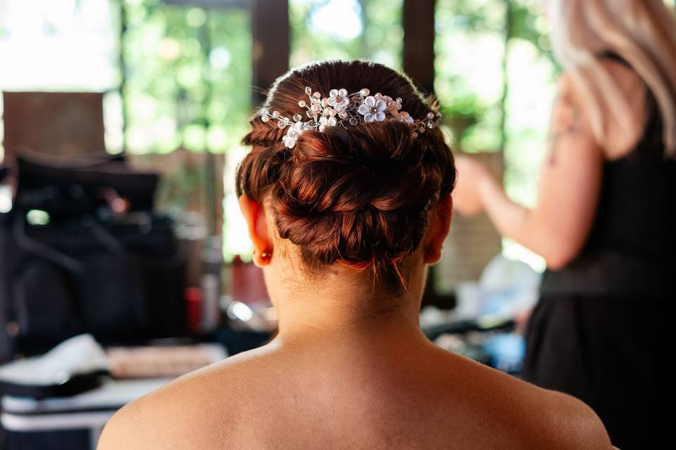detalle_recogido_trenza_accesorio_flores