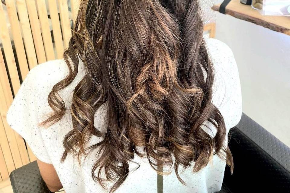 Semirecogido para dama de honor