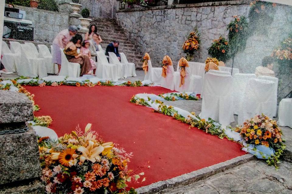 Bodas naranjas en el exterior