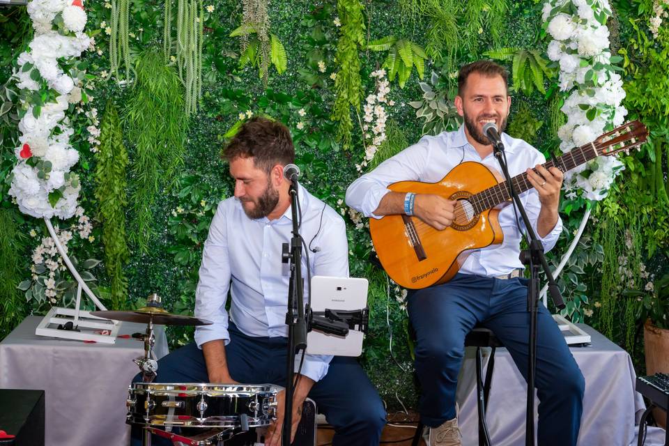 Configuración completa de la banda durante actuación