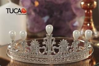 Diadema con perlas blancas