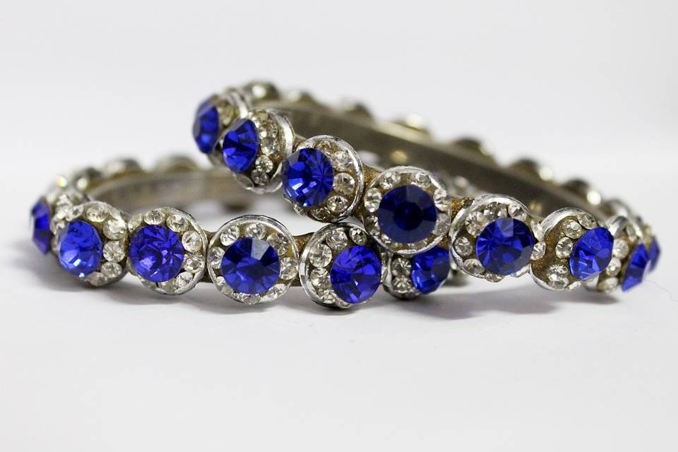 Anillo oro blanco con zafiros