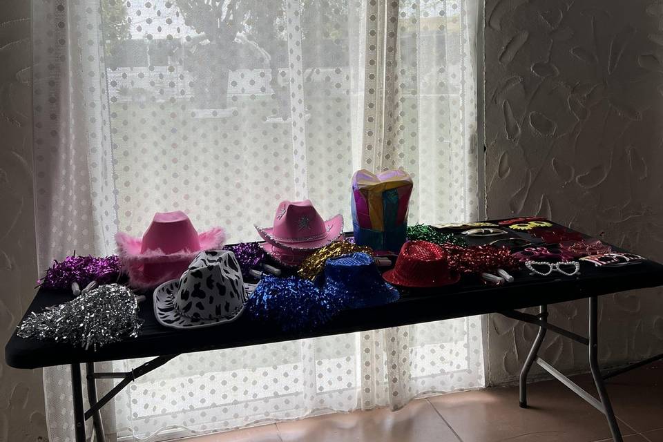 Mesa con acesorios