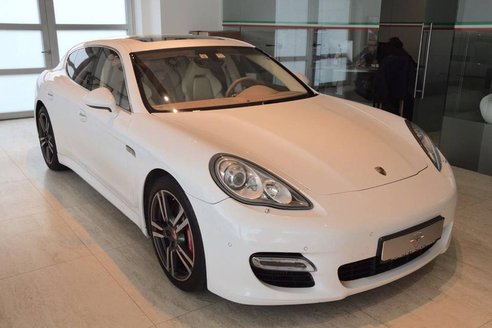 Porsche Panamera con chófer