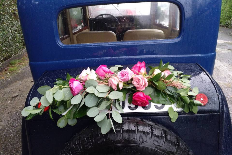 Detalle floral coche novia