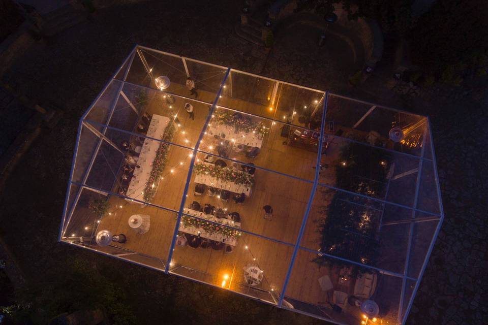 Foto aérea pabellón transparente