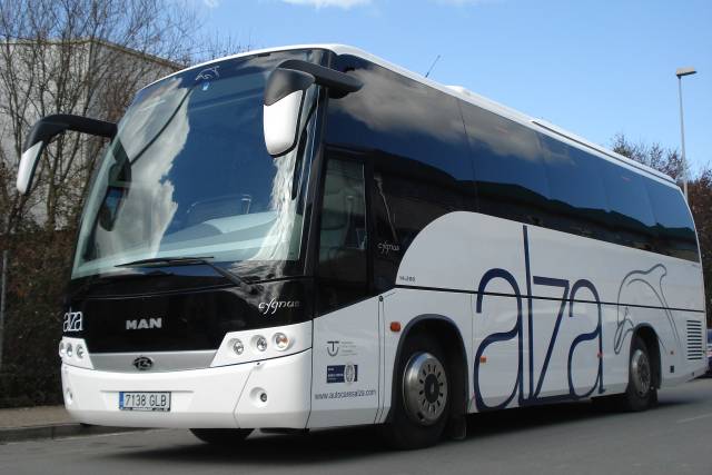 37 plazas