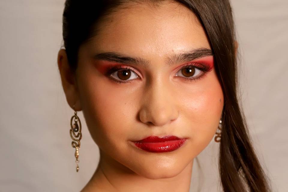 Maquillaje y peinado