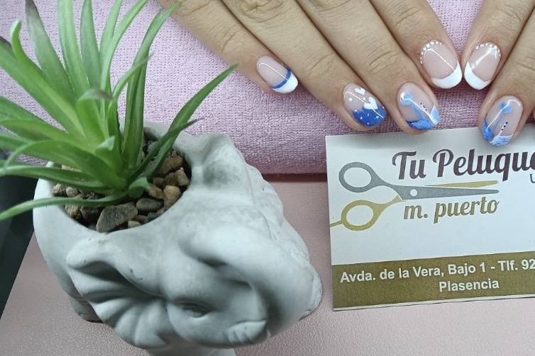 Uñas semipermanentes invitada
