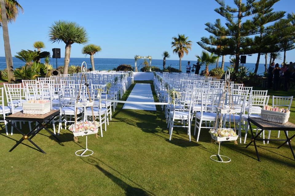 Ceremonias en grandes jardines