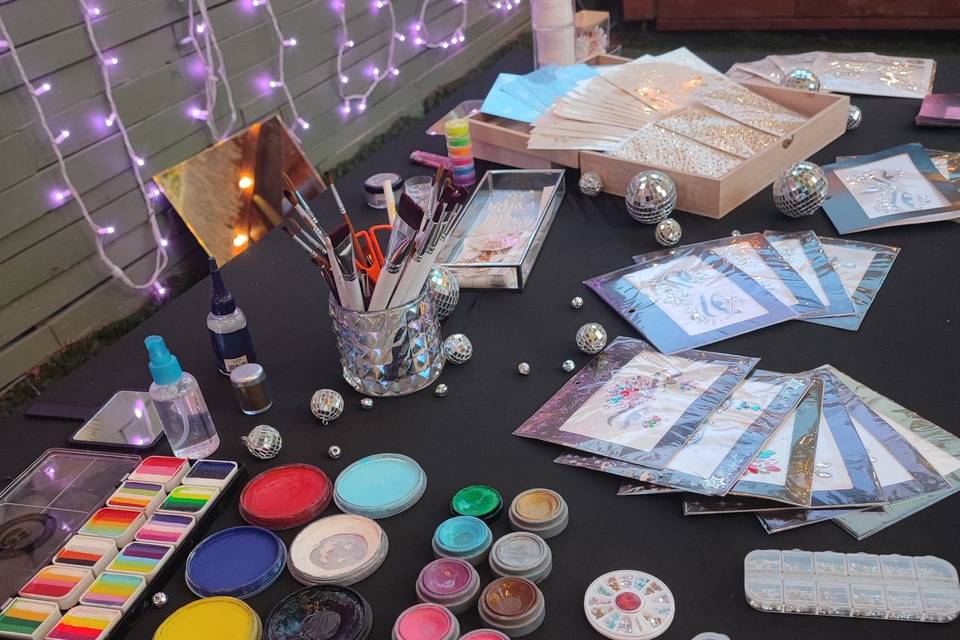 Aquacolor, brillos y tatuajes