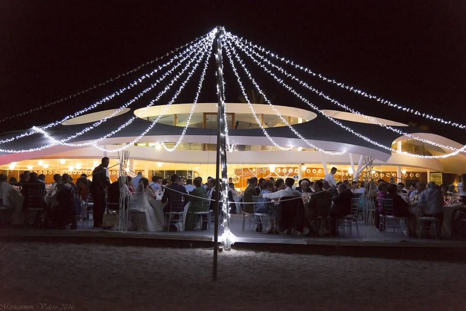 Carpa de luces cena aire libre