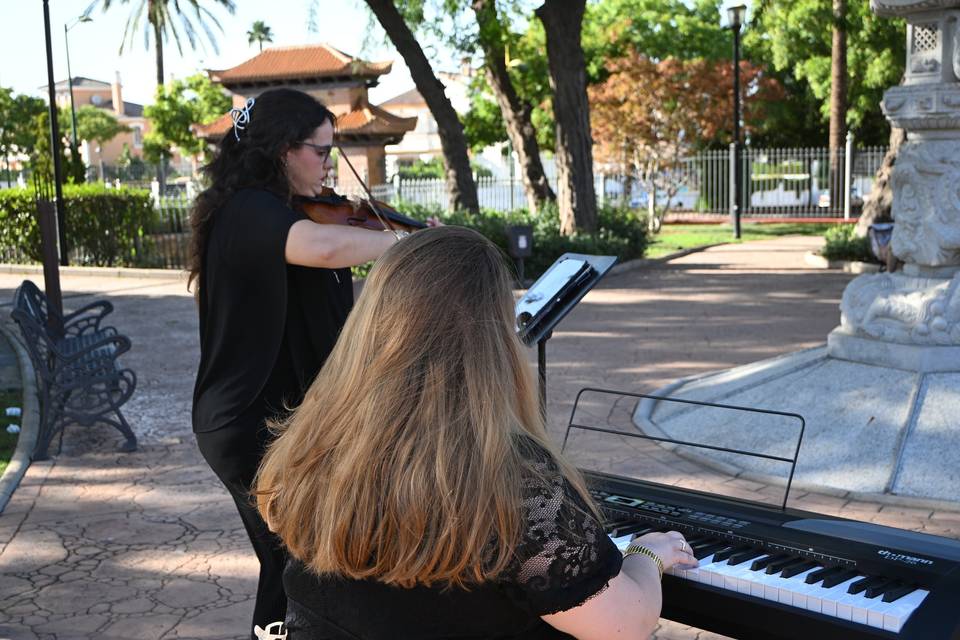 Dúo vocal. piano y violín