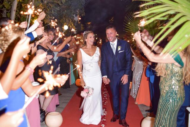 ¡Viva los novios!