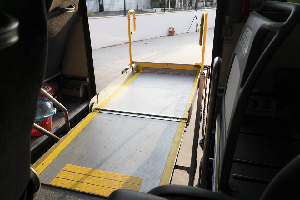 Autobús con rampa PMR