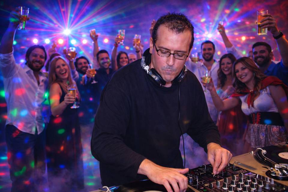 Dreamwebmedia juan morales dj