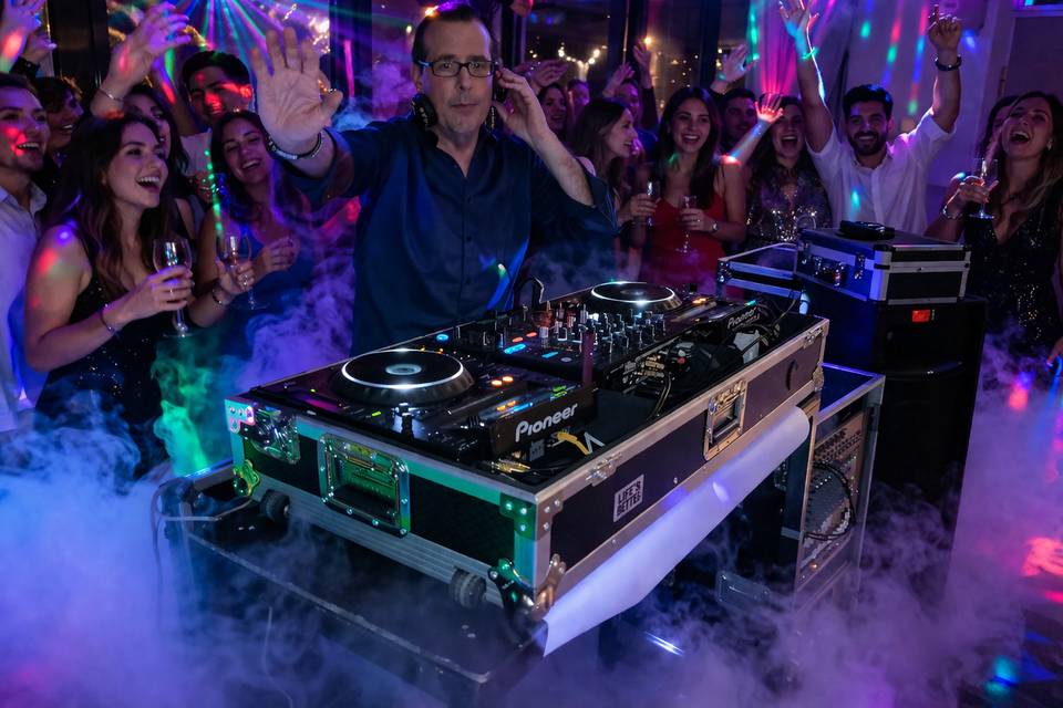 Dreamwebmedia juan morales dj_