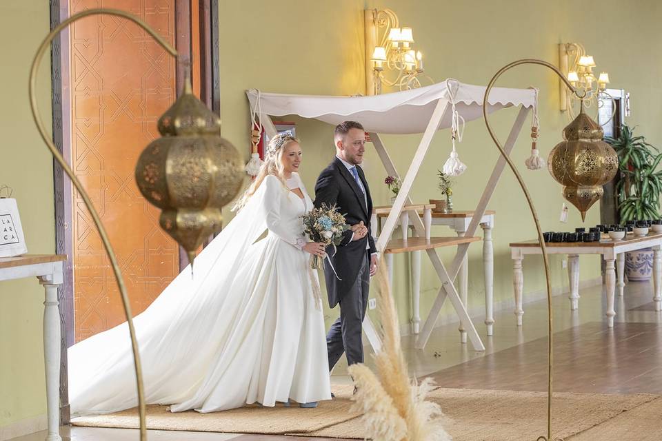 Novias reales Nika Bridal
