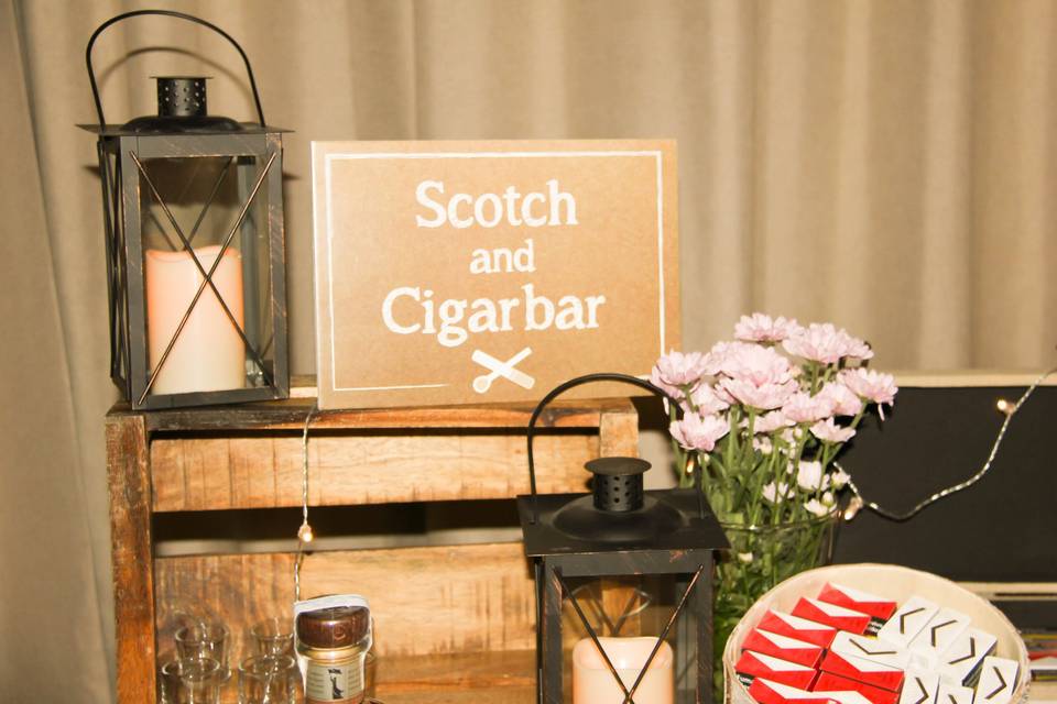 Cigar bar