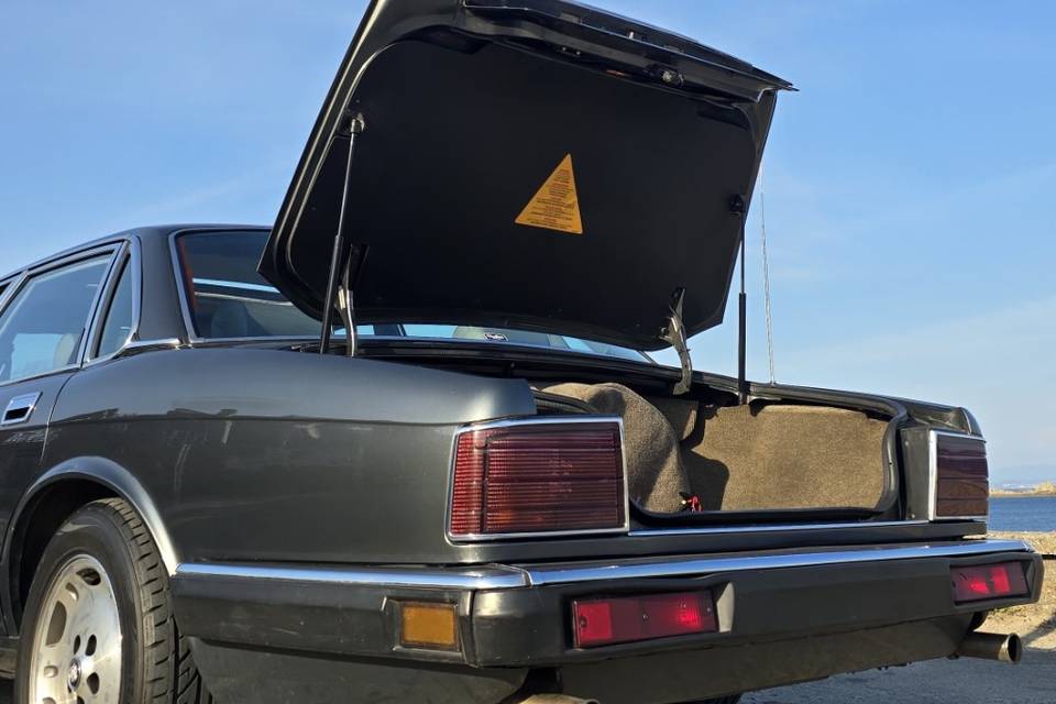 Jag XJ40