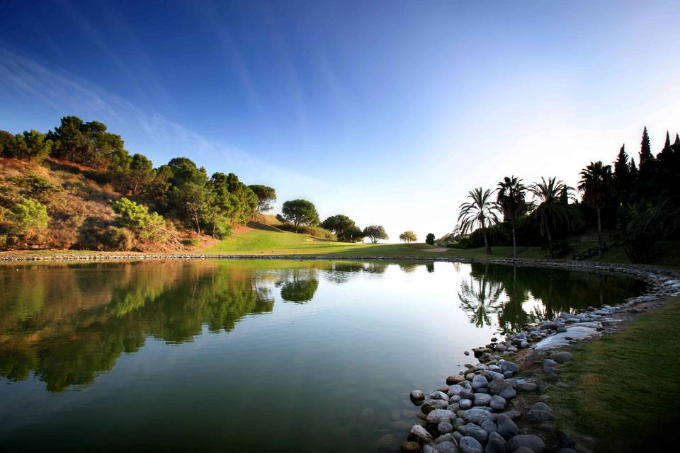 Golf lake